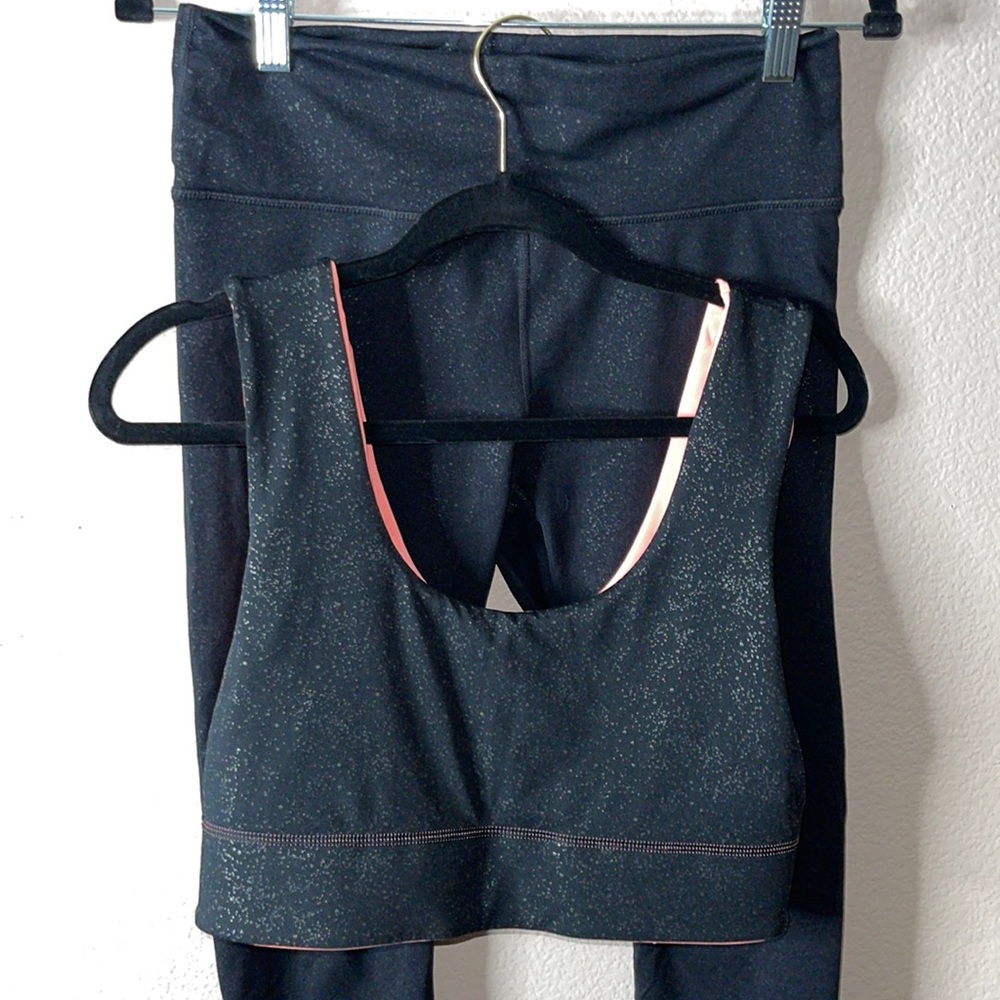 Two-piece Workout Set Leggings (L) & Sports Bra (XL)